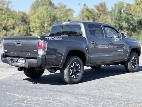 Used 2022 Toyota Tacoma TRD Off-Road image 8