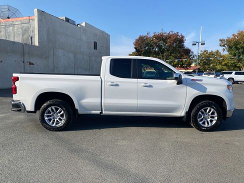 Used 2025 Chevrolet Silverado 1500 LT image 7
