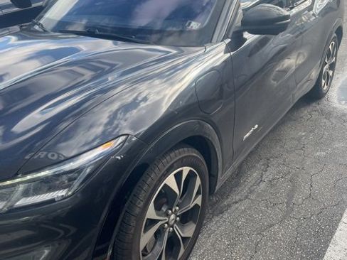 Certified 2022 Ford Mustang Mach-E Premium image 5