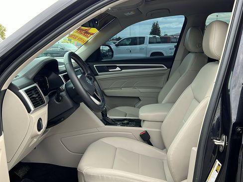 Used 2022 Volkswagen Atlas SE image 31