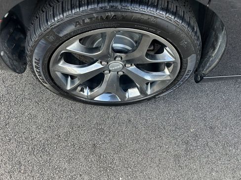 Used 2015 Dodge Charger SXT image 26