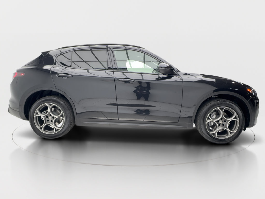 New 2026 Alfa Romeo Stelvio Sprint w/ Convenience Package AWD/4WD image 7