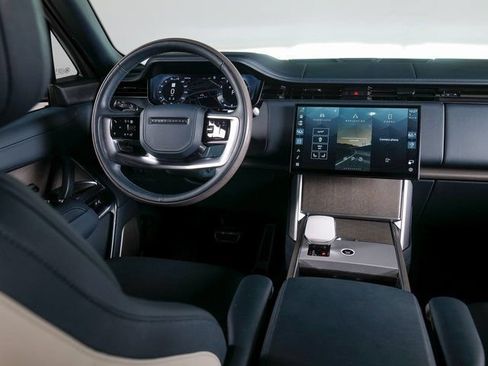 Certified 2024 Land Rover Range Rover SV AWD/4WD image 11