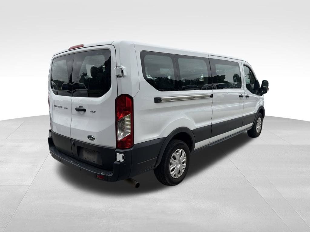Used 2023 Ford Transit 350 XLT RWD image 4