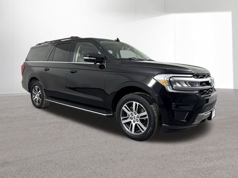 Used 2022 Ford Expedition Max XLT image 3