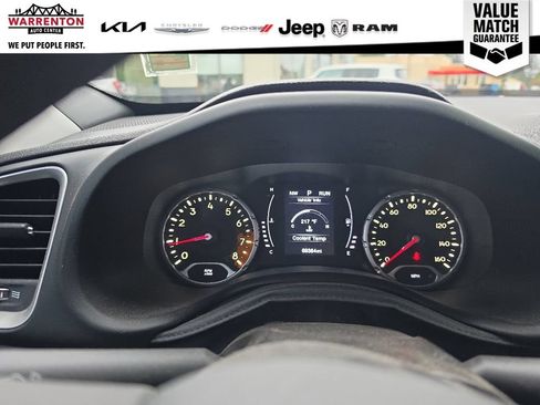 Used 2018 Jeep Renegade Latitude AWD/4WD image 12