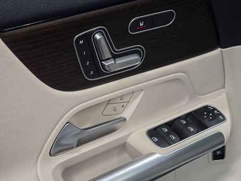 Used 2026 Mercedes-Benz GLA 250 4MATIC image 34