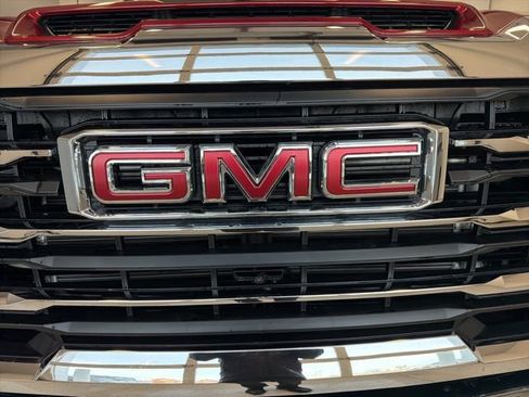 New 2026 GMC Sierra 3500 SLT w/ SLT Premium Package AWD/4WD image 9