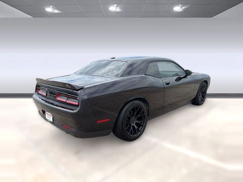 Used 2019 Dodge Challenger R/T image 8