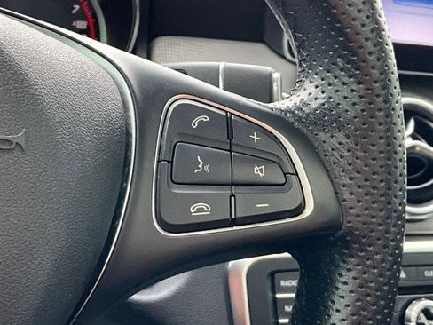 Used 2019 Mercedes-Benz GLA 250 4MATIC image 17