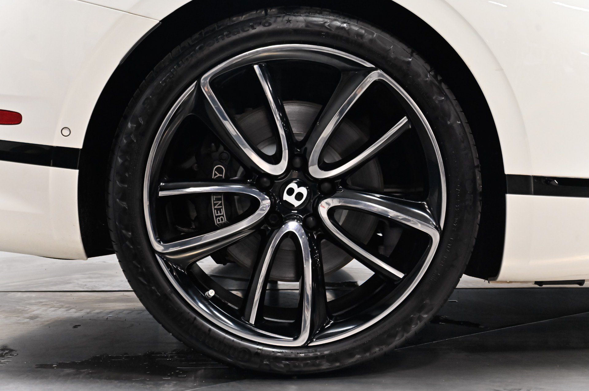 Used 2020 Bentley Continental GT AWD/4WD image 12