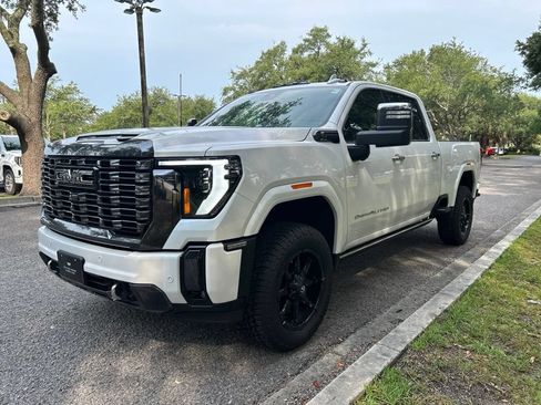 Used 2024 GMC Sierra 2500 Denali Ultimate w/ Max Trailering Package AWD/4WD image 2