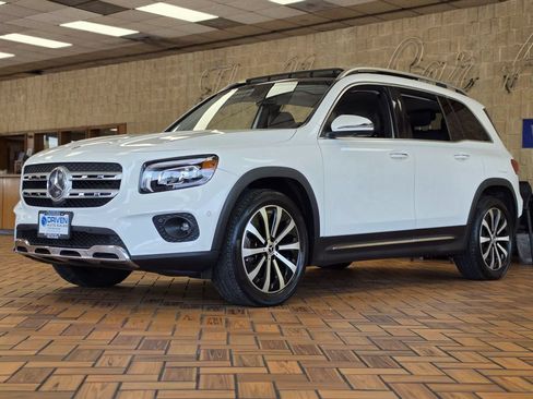 Used 2020 Mercedes-Benz GLB 250 4MATIC w/ Premium Package image 4