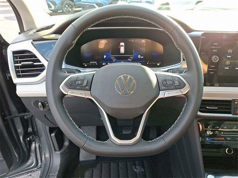 New 2025 Volkswagen Taos SE image 16