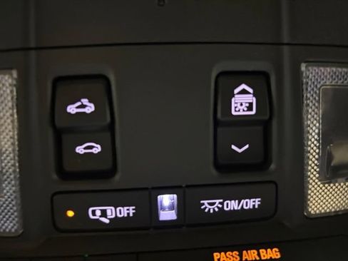 Used 2023 Chevrolet Equinox Premier FWD image 40