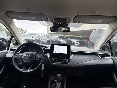 Used 2025 Toyota Corolla LE FWD image 18