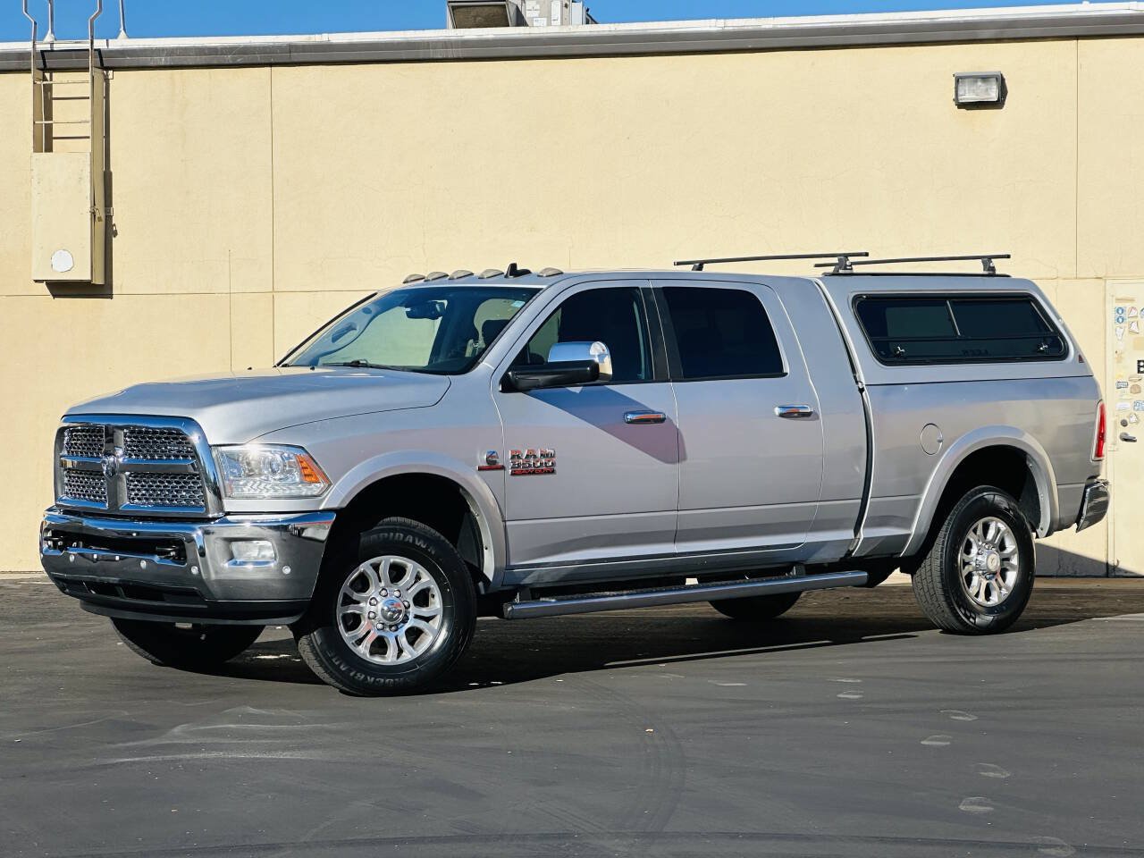 Used 2016 RAM 3500 Laramie w/ Convenience Group AWD/4WD image 4