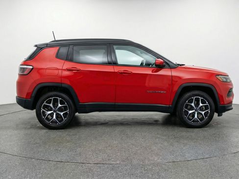 Used 2025 Jeep Compass Limited AWD/4WD image 11