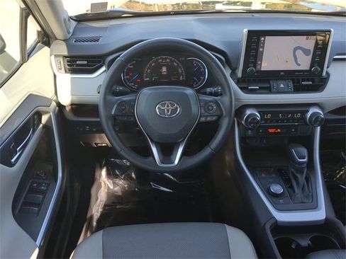 Certified 2020 Toyota RAV4 Limited image 16