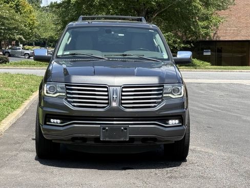 Used 2016 Lincoln Navigator Select RWD image 4