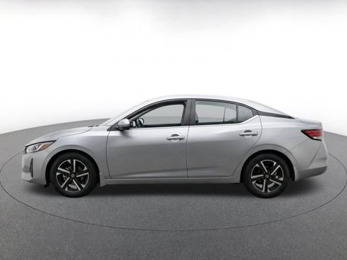 Used 2025 Nissan Sentra SV FWD image 4