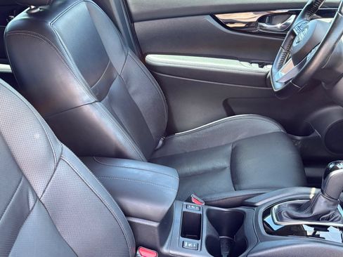 Used 2021 Nissan Rogue Sport SL w/ Premium Package FWD image 10