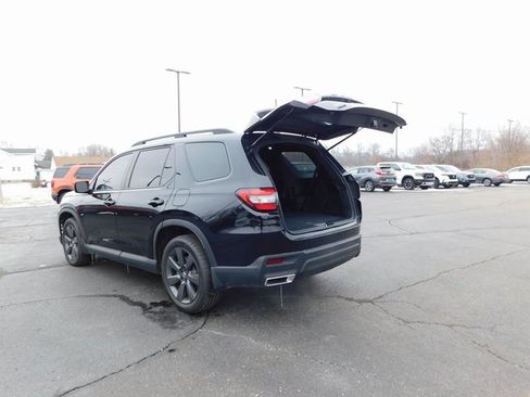 New 2025 Honda Pilot Sport image 12