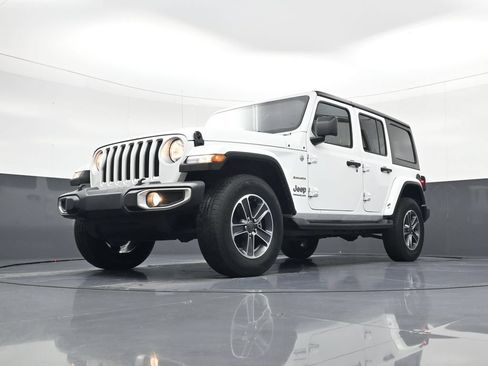 Used 2023 Jeep Wrangler Unlimited Sahara AWD/4WD image 21