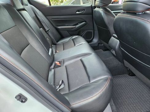 Used 2024 Nissan Altima 2.5 SR FWD image 17