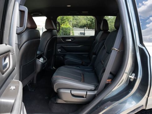 Used 2025 Nissan Armada SL w/ Captain's Chari Seat Package RWD image 19