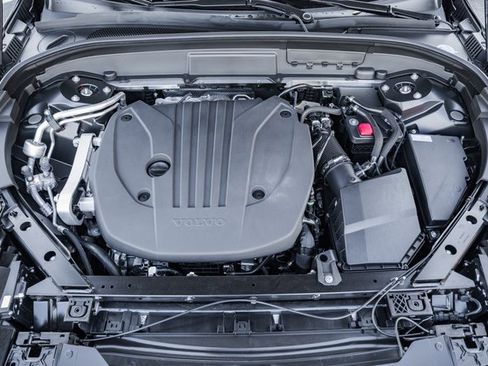 New 2026 Volvo XC60 B5 Ultra w/ Protection Package Premier image 19