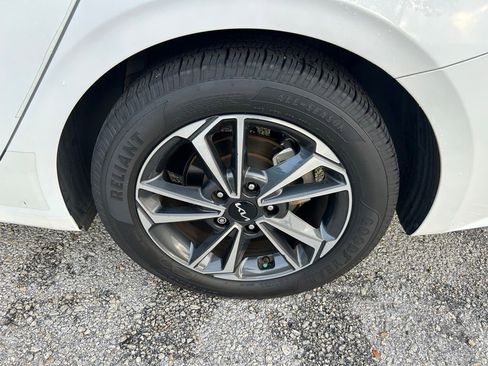 Used 2024 Kia Forte LXS w/ LXS Technology Package FWD image 10