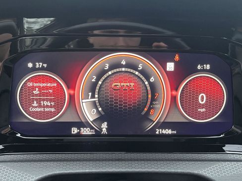 Used 2024 Volkswagen GTI SE image 7