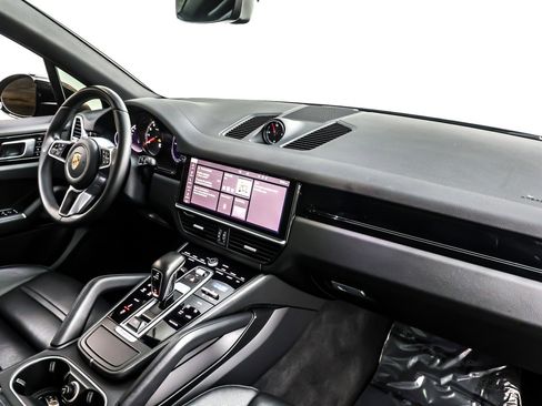 Used 2021 Porsche Cayenne S image 16