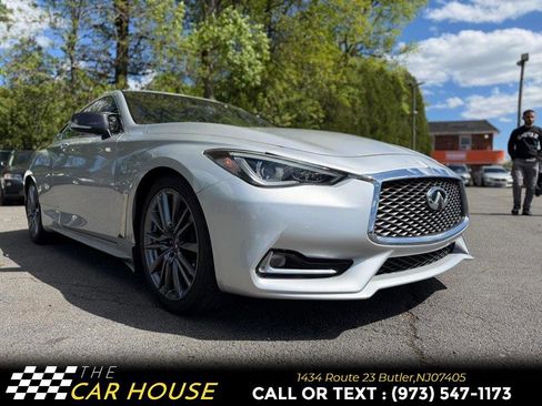 Used 2018 INFINITI Q60 3.0t Luxe RWD image 10
