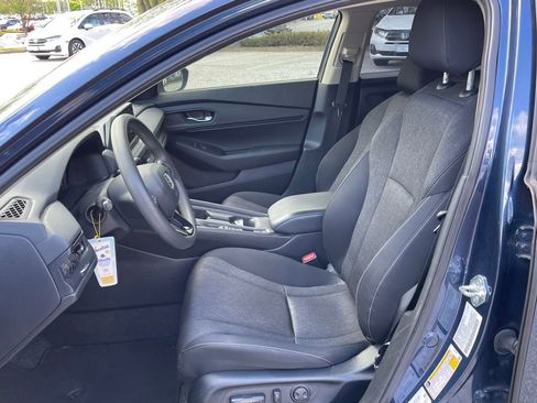 Used 2023 Honda Accord EX image 9