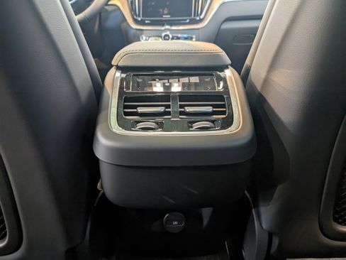 New 2026 Volvo XC60 B5 Ultra w/ Protection Package Premier image 26