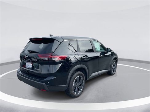 Used 2024 Nissan Rogue SV image 5