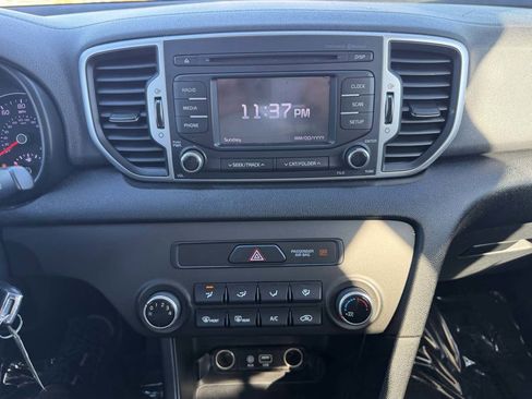 Used 2018 Kia Sportage LX image 10
