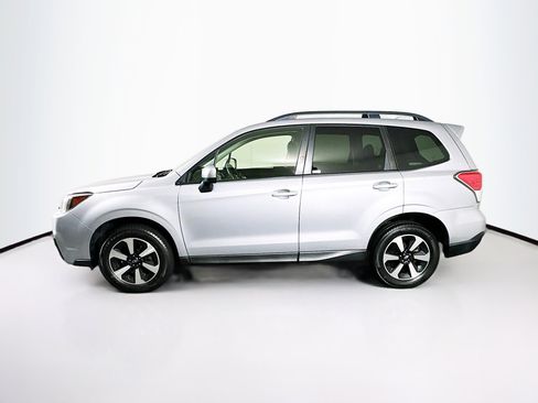 Used 2017 Subaru Forester 2.5i Premium w/ Popular Package #2A AWD/4WD image 4