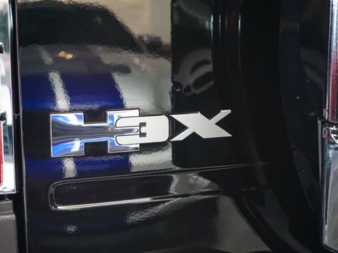 Used 2009 HUMMER H3 Alpha image 48