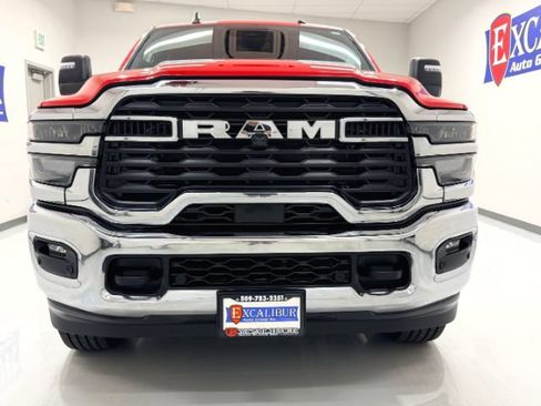 Used 2026 RAM 2500 Big Horn AWD/4WD image 3