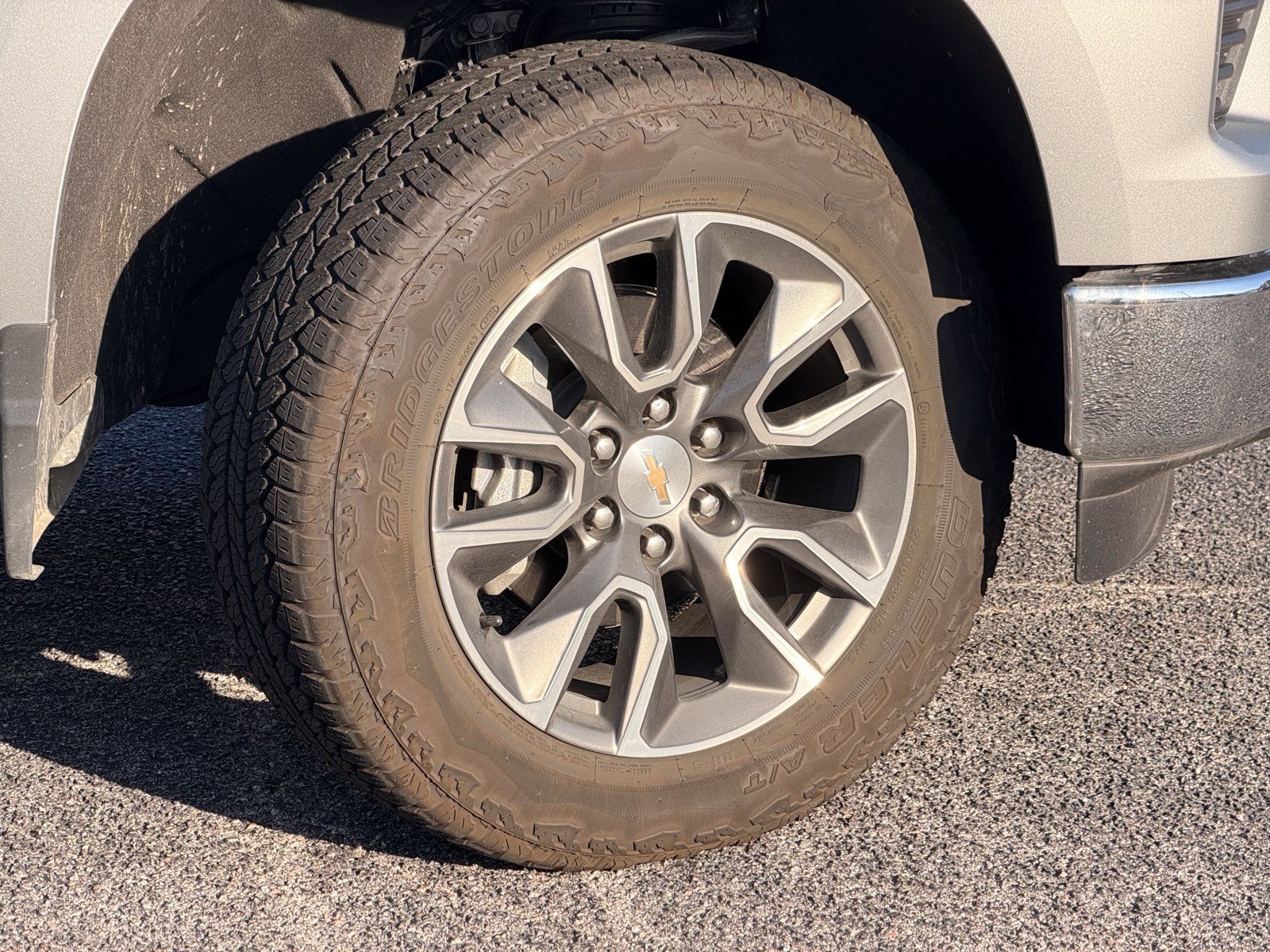 Used 2025 Chevrolet Silverado 1500 LT AWD/4WD image 5