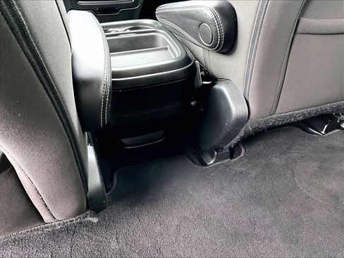Used 2021 Chrysler Pacifica Touring w/ S Appearance Package FWD image 27