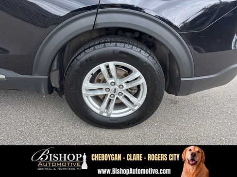 Used 2022 Ford Explorer XLT w/ Equipment Group 202A AWD/4WD image 15
