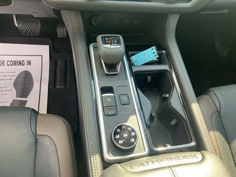 Used 2024 Nissan Pathfinder Platinum w/ Cargo Package image 18