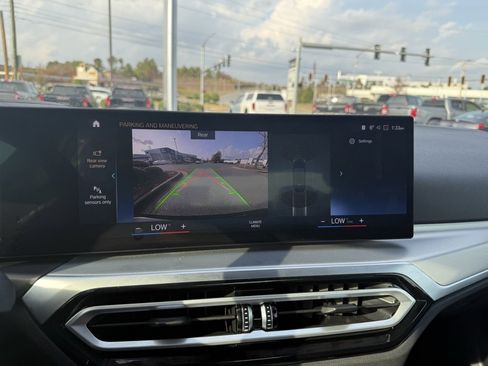 Used 2024 BMW 430i xDrive Coupe w/ Premium Package image 16