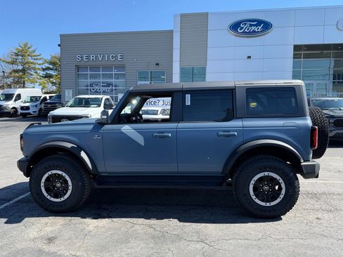 New 2025 Ford Bronco Outer Banks w/ Sasquatch Package AWD/4WD image 3