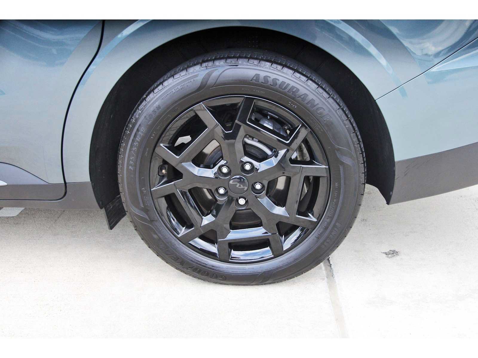 Used 2025 Kia Carnival SX Prestige FWD image 32