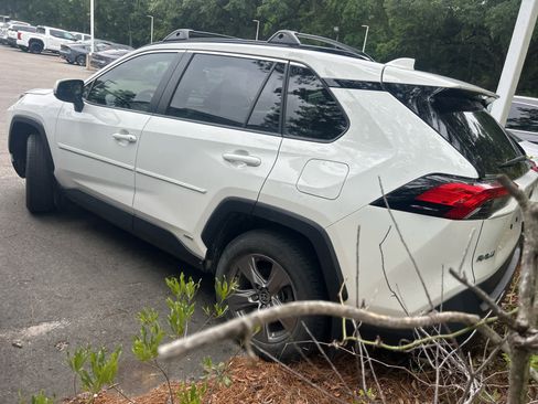 Used 2024 Toyota RAV4 XLE AWD/4WD image 5